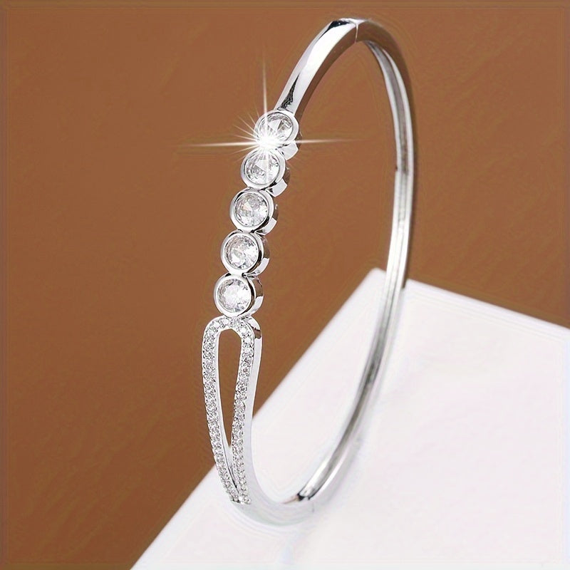 Women's Bracelet with Zirconia Bead Ring Clasp and Circular Design