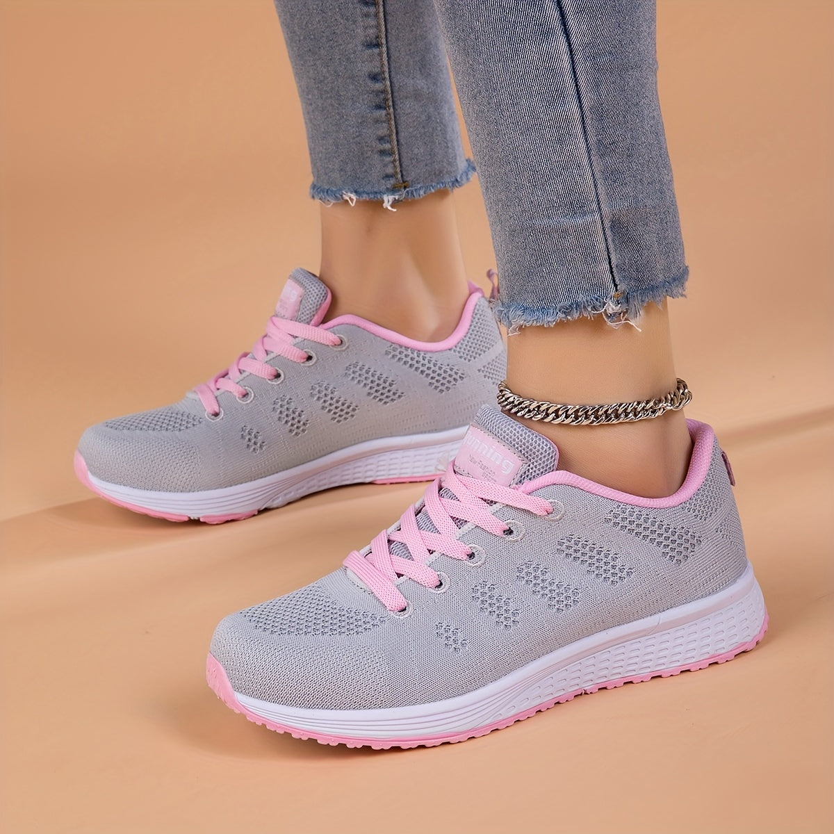 Women's Lightweight Mesh Running Shoes Low-Top Sneakers Pink Accents
