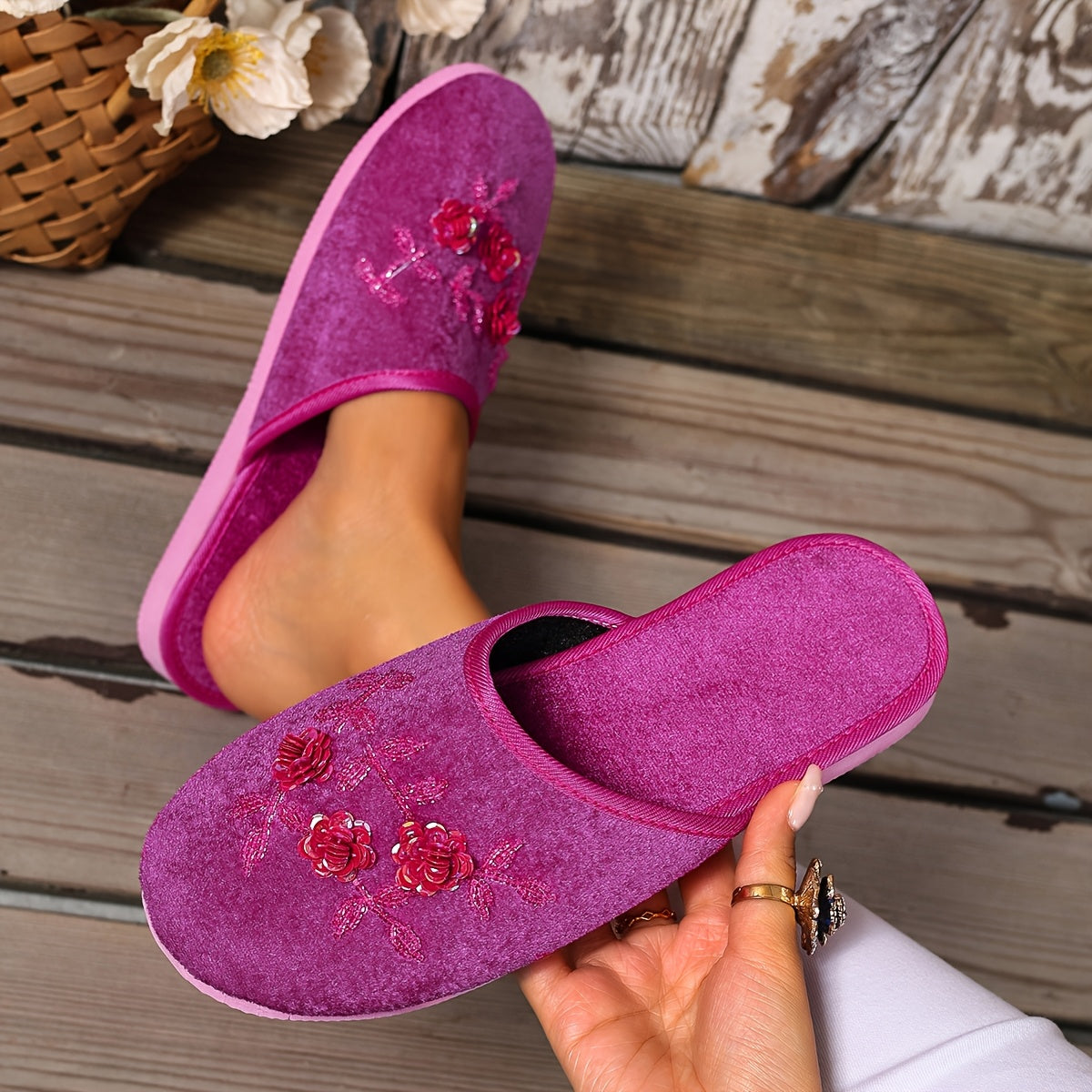 Women Beaded Sequin Floral Slip-On Slippers with EVA Sole for Indoor Outdoor