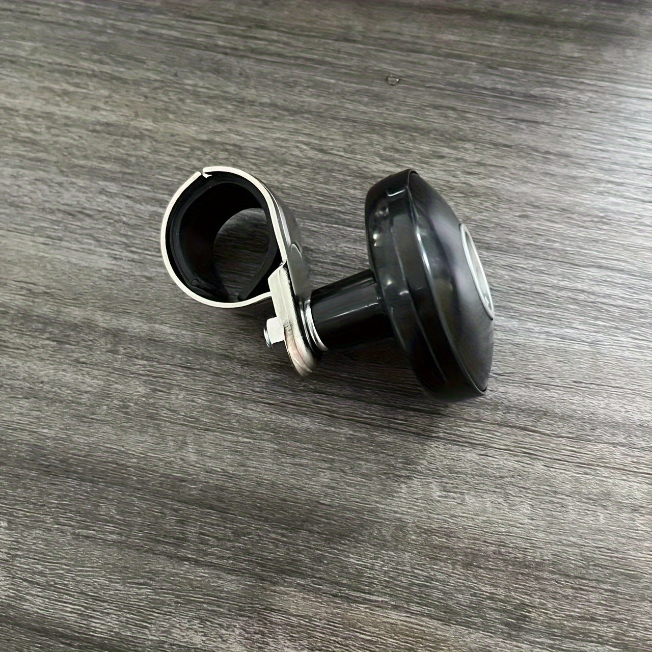 Yuqori sifatli karbon tolali rul boshqachasi bilan haydash qulayligini oshiring