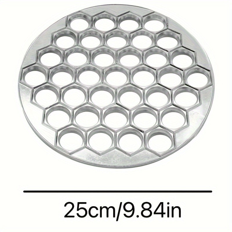 Dumpling yasash mashinasi, dumpling kesgichi, oltin alyuminiy dumpling qolipi, tray dumpling pishirish qolipi va foydalanish vaqtida qulaylik va oson tashish uchun portativ ochiq havoda sayohat qilish asboblaridan iborat qulay oshxona asboblari to'plami.