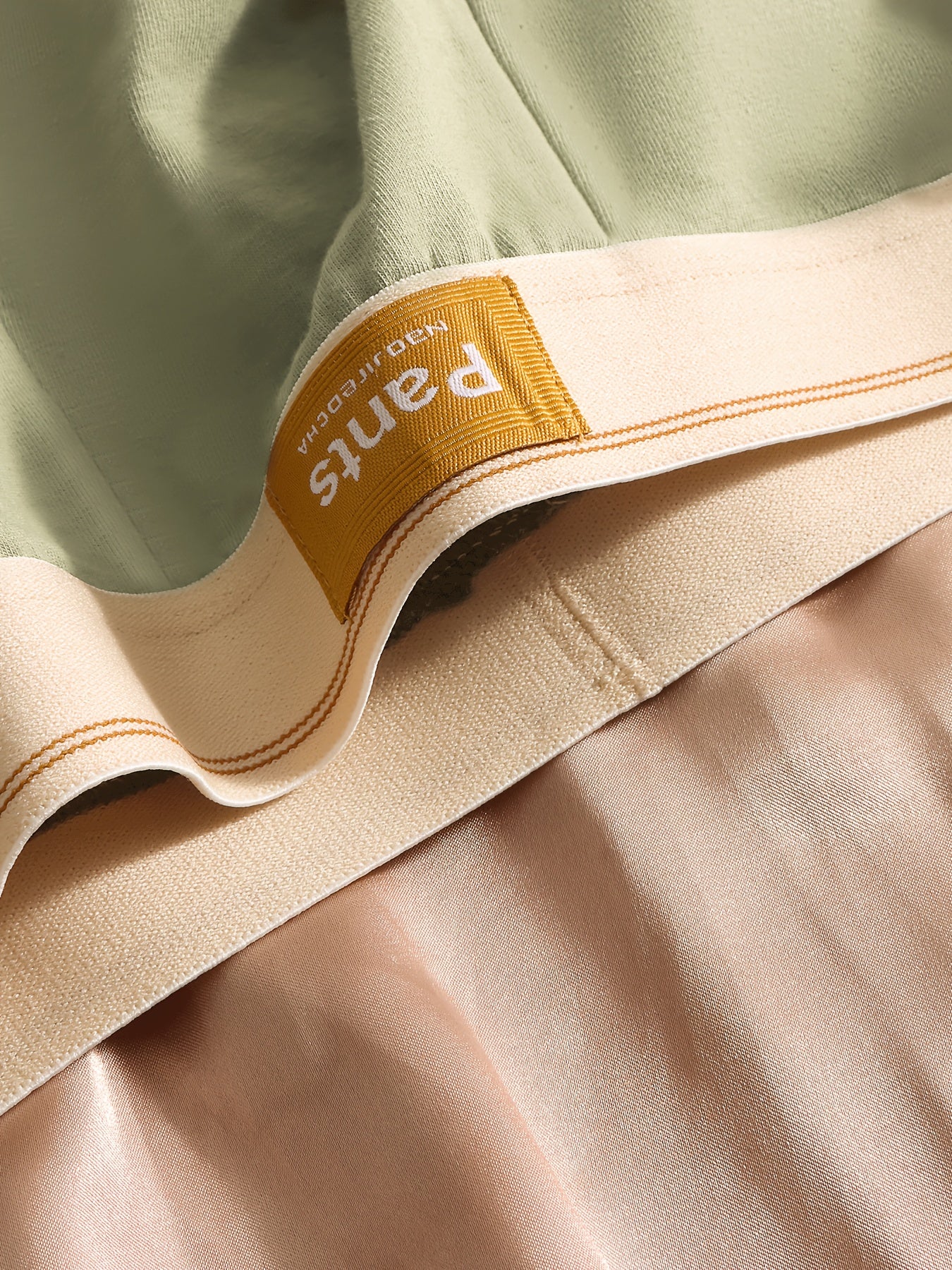 Erkaklar uchun 8 ta to'plam rangli boxer brieflar, nafas olish uchun qulay paxtadan tayyorlangan.