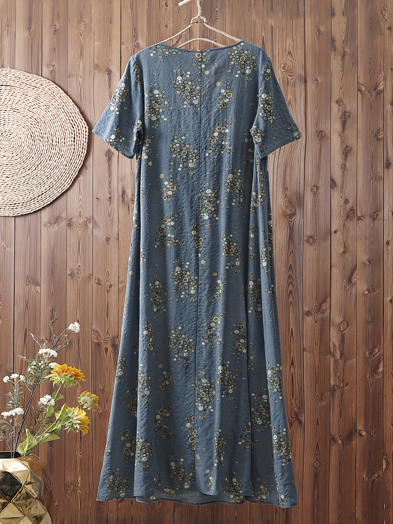 Платье с цветочным принтом большого размера с V-образным вырезом и короткими рукавами для весны и лета