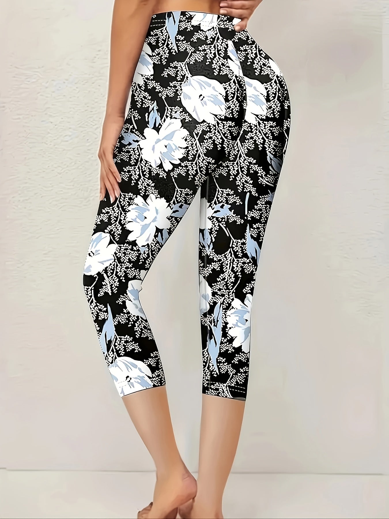 Women's Plus Size Floral Print Capri Leggings Mid-Stretch Casual