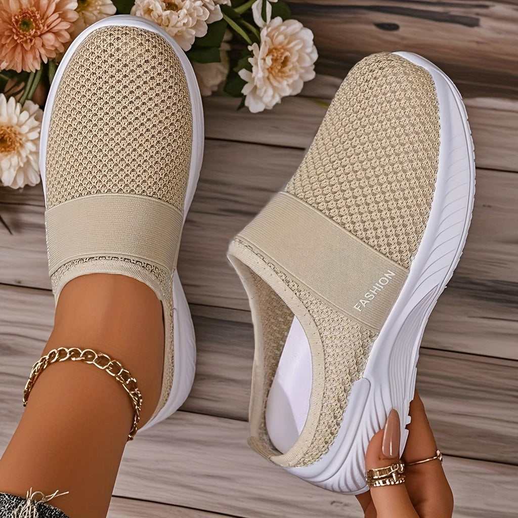 Ayollar oq Slip-On sport poyafzallari nafas oladigan tarmoq bilan kundalik yozgi qulaylik