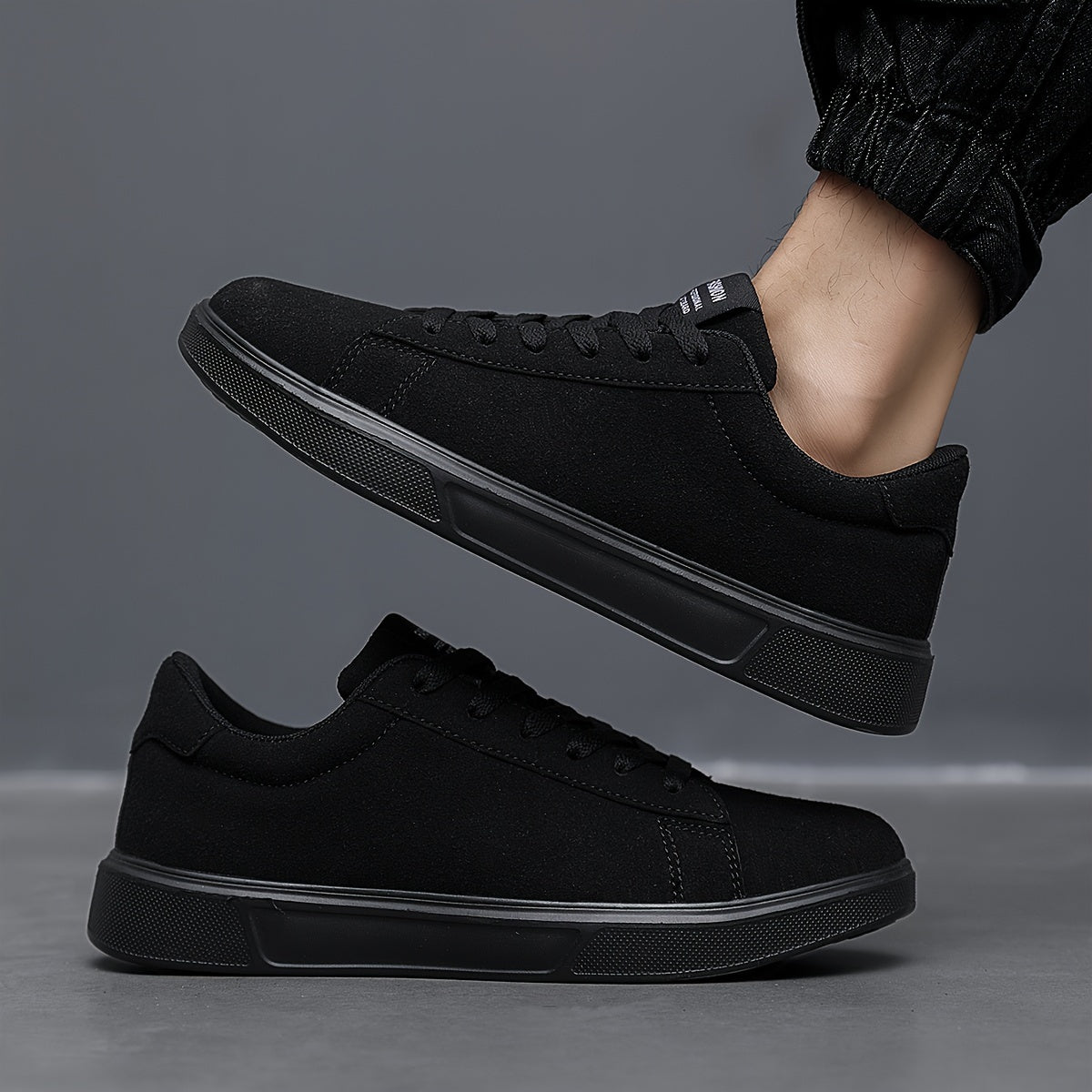 Men's Black Casual Sneakers Low Top Lace-Up Running Fitness Shoes