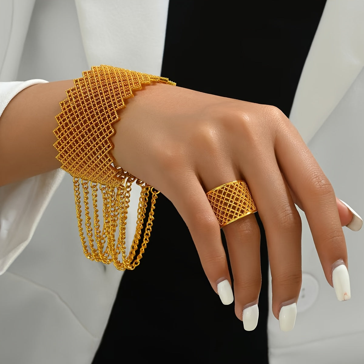 18K oltin qoplamali vintage hashamatli bilaguzuk va uzuk to'plami, nozik O'rta Sharq filigree kelin to'y zargarlik buyumlari, barcha fasllar uchun bo'sh sink qotishmasi bilaguzuk