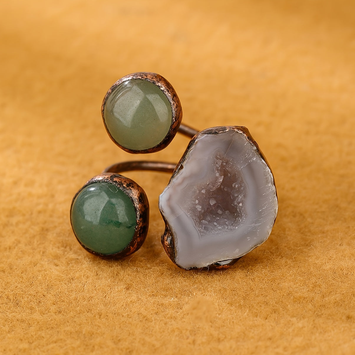 Ayollar uchun sozlanadigan bronza uzuk tabiiy agate va yashil aventurine bilan