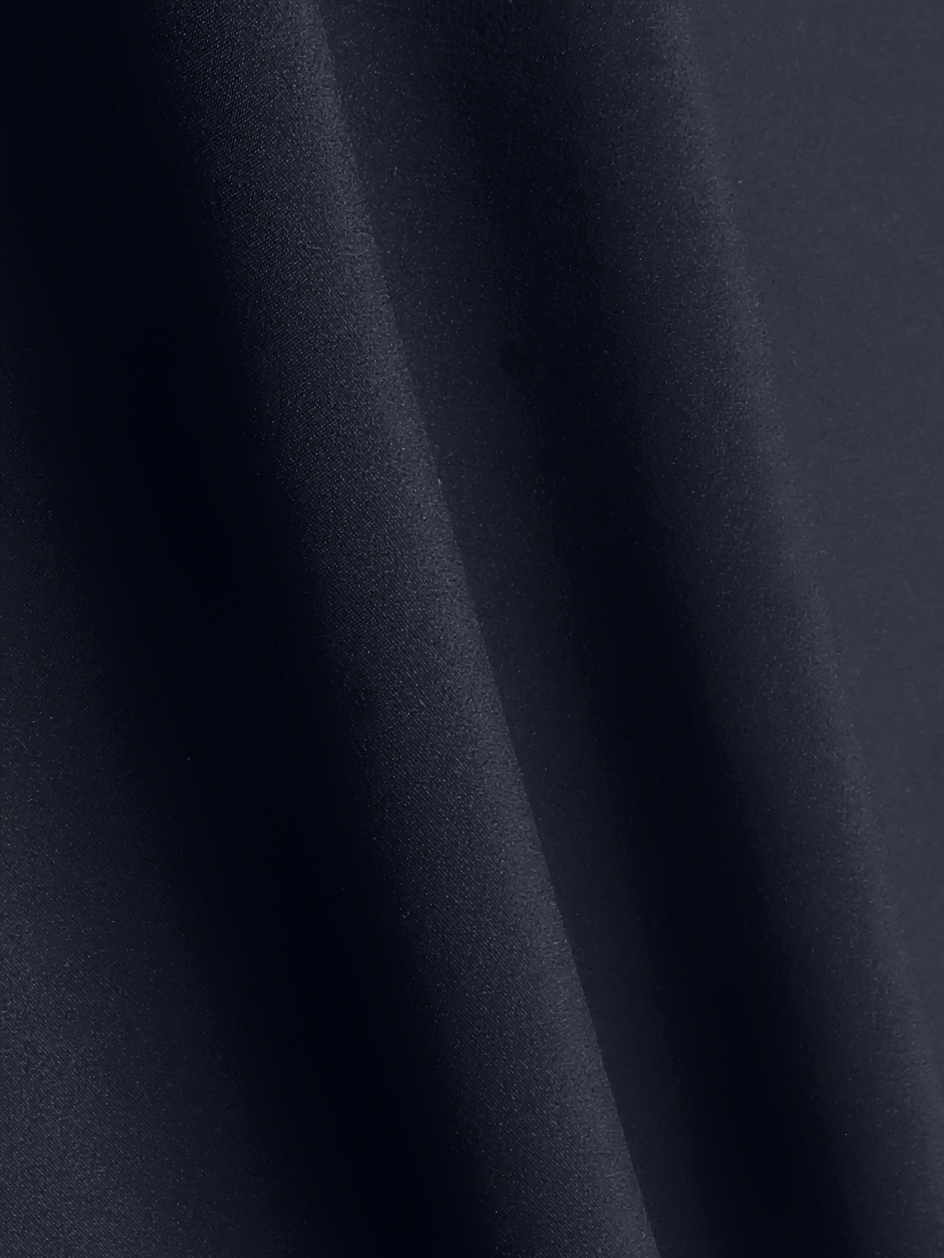 Zarif ko'k rangli erkaklar uchun fermuarlı jilet, biznes sayohatlari va ochiq havoda faoliyatlar uchun ideal. Mustahkam polyesterdan tayyorlangan, mashinada yuvish mumkin.