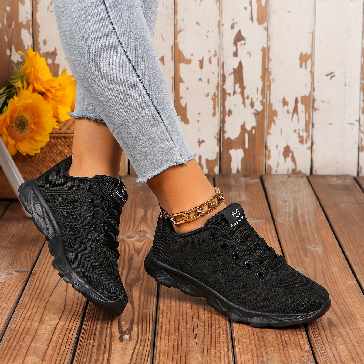 Women's Lightweight Knit Sneakers Non-Slip Breathable Lace-Up Low Tops