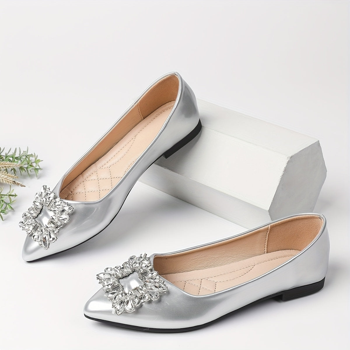 Women's Silvery Flat Thick-Heeled Shoes With Pointed Toe and Rhinestones