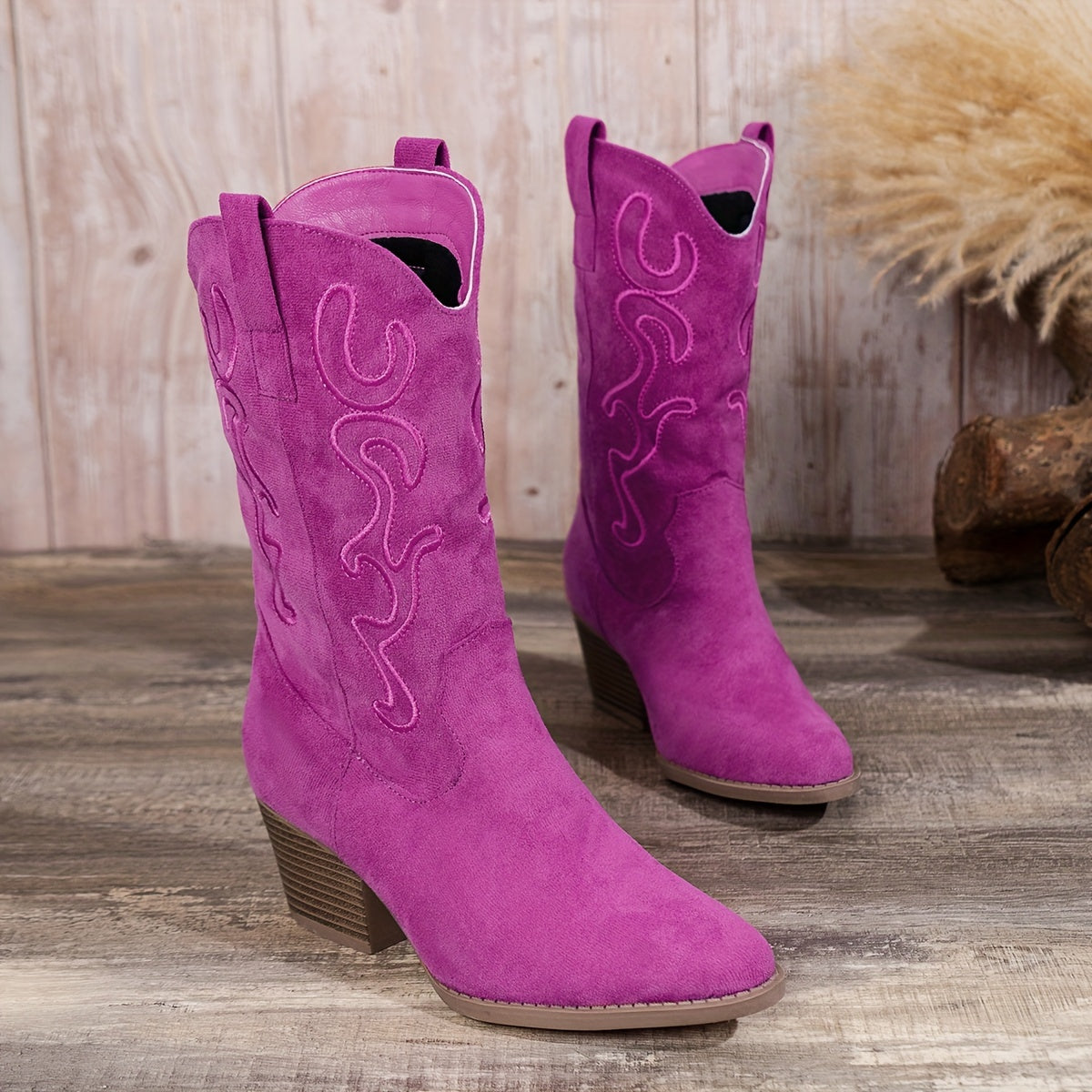 Женские вышитые тканевые ковбойские сапоги - фиолетовые с заостренным носком и средним каблуком