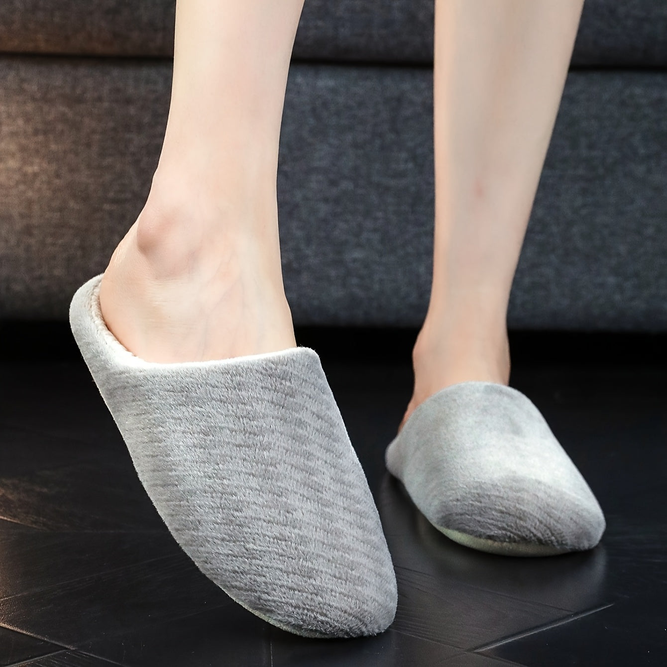 Ayollar uchun mo'ljallangan yumshoq satindan tayyorlangan maktab poyabzali, ichki uy uchun yengil va qulay