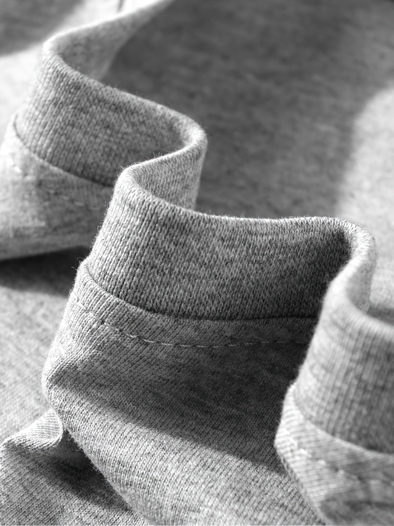 Yoz uchun bir nechta ranglarda 3 ta erkaklar paxta qisqa yengli futbolkalar to'plami