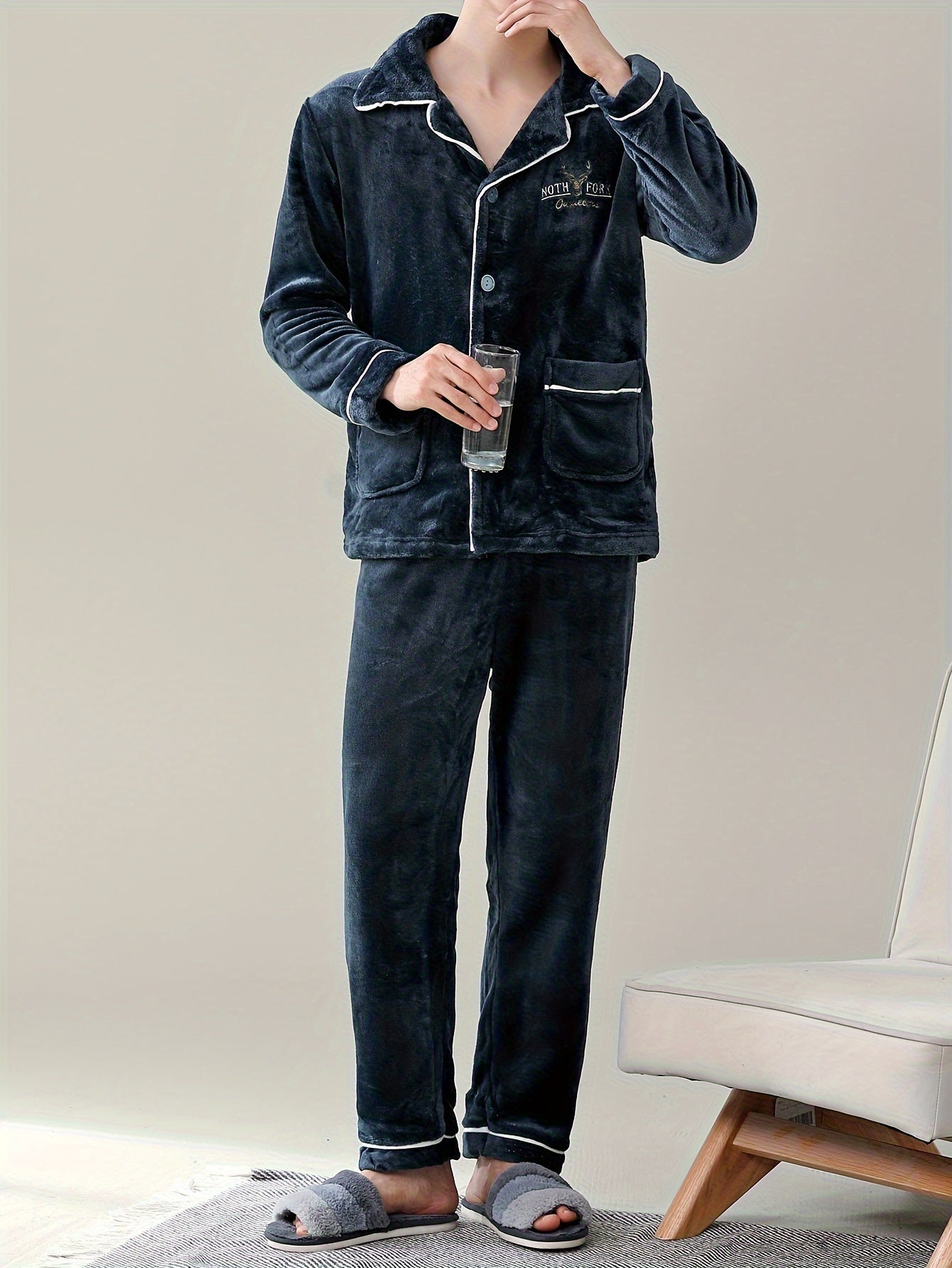 Conjunto de pijama de franela para hombre con estampado de dibujos animados, manga larga, corte holgado, poliéster, terciopelo, otoño e invierno, ropa de casa