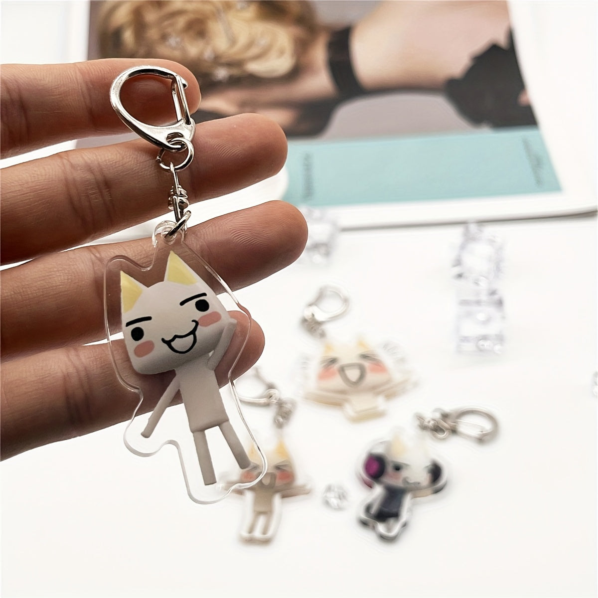 Llavero de acrílico Cartoon Cat para bolsos y joyería, pequeño colgante, regalo para fans