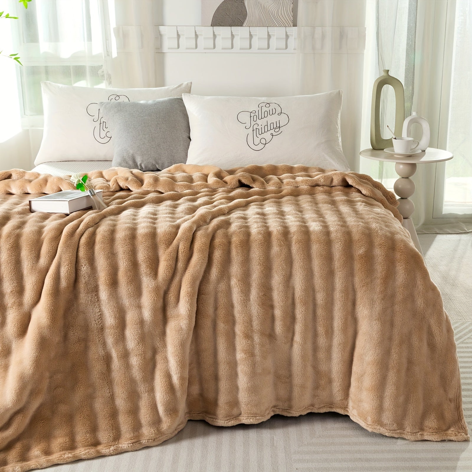 Hypoallergenic Polyester Bed Blanket Faux Rabbit Fur Plush Throw for Bedroom Sofa Travel