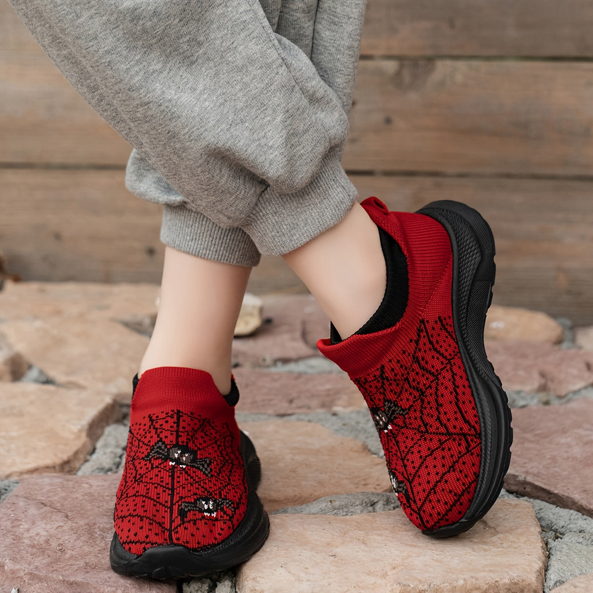 Bola uchun to'rg'ay to'rli tikuvli krossovkalar - tassel detali, nafas oladigan mato, EVA taglik va qulay ichki taglik bilan tasodifiy slip-on sport poyabzallari. Uniseks, yugurish va kundalik kiyish uchun mos.