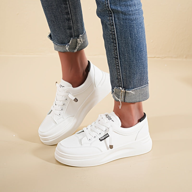 Ayollar uchun nafas oluvchi, engil yugurish poyafzallari yozgi dam olish va sport uchun