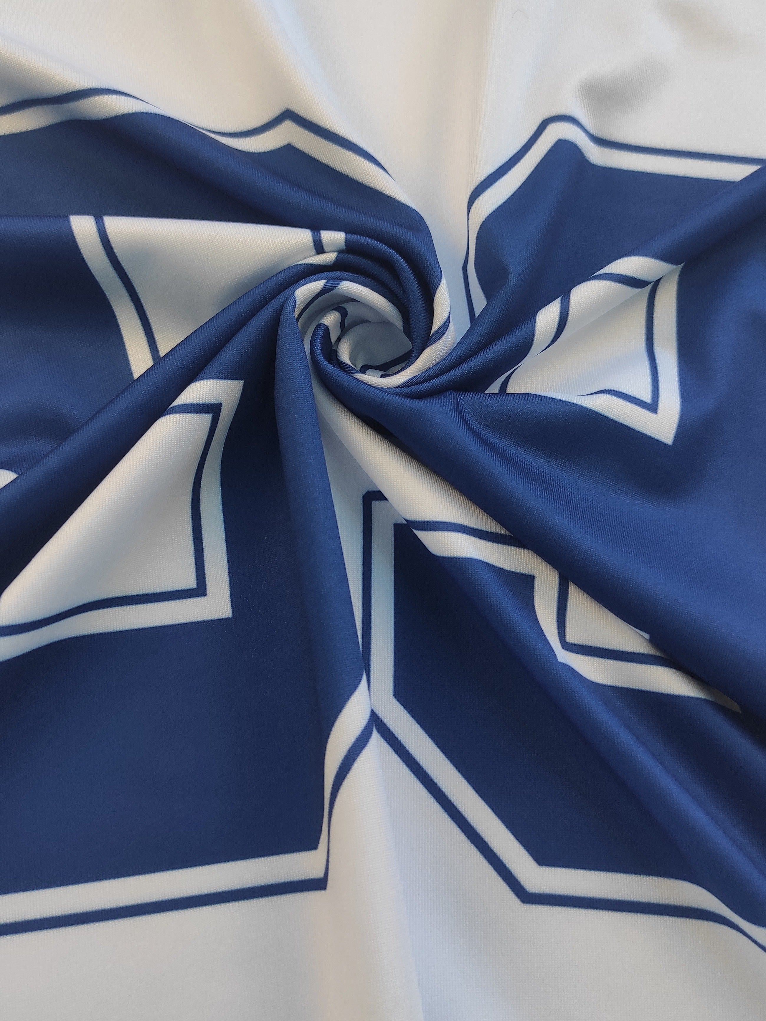 Camiseta casual de manga corta con escote en V y estampado 89 para tallas grandes de mujer