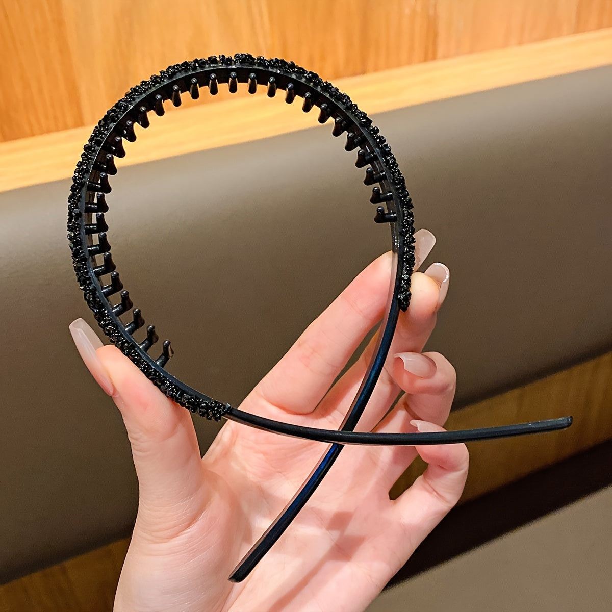 "O'smir qizlar" 6-taqsimlangan rangli rhinestone bosh bog'ichlari, tishli, sirg'alar, kundalik va tasodifiy kiyim uchun ideal, 15 yoshdan oshganlar uchun mos.