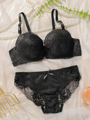 Women's Lace Push-Up Bra and Thong Set with Underwire Support