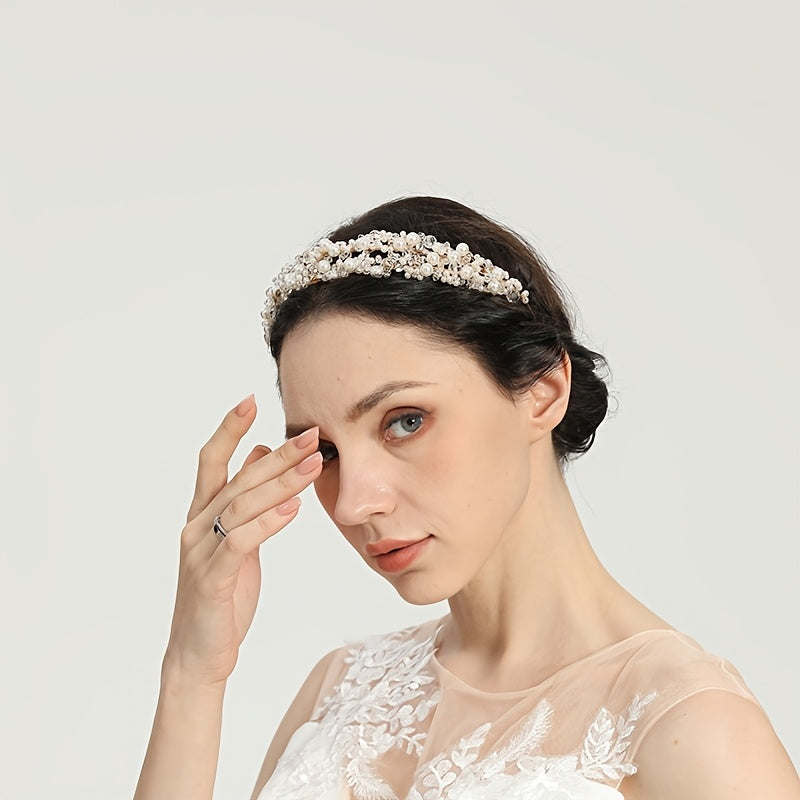 Silvery Rhinestone Bridal Tiara Wedding Headband with Crystal Accents and Alloy Design