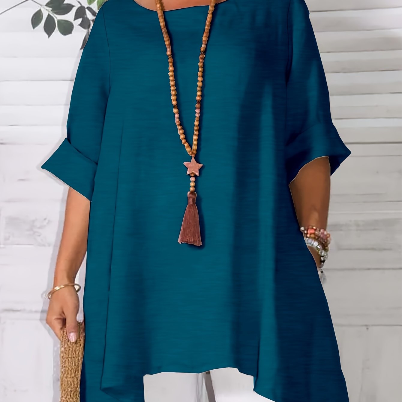 Women's Plus Size Pleated Texture Top with Pockets and Asymmetrical Hem in Polyester for Vacation