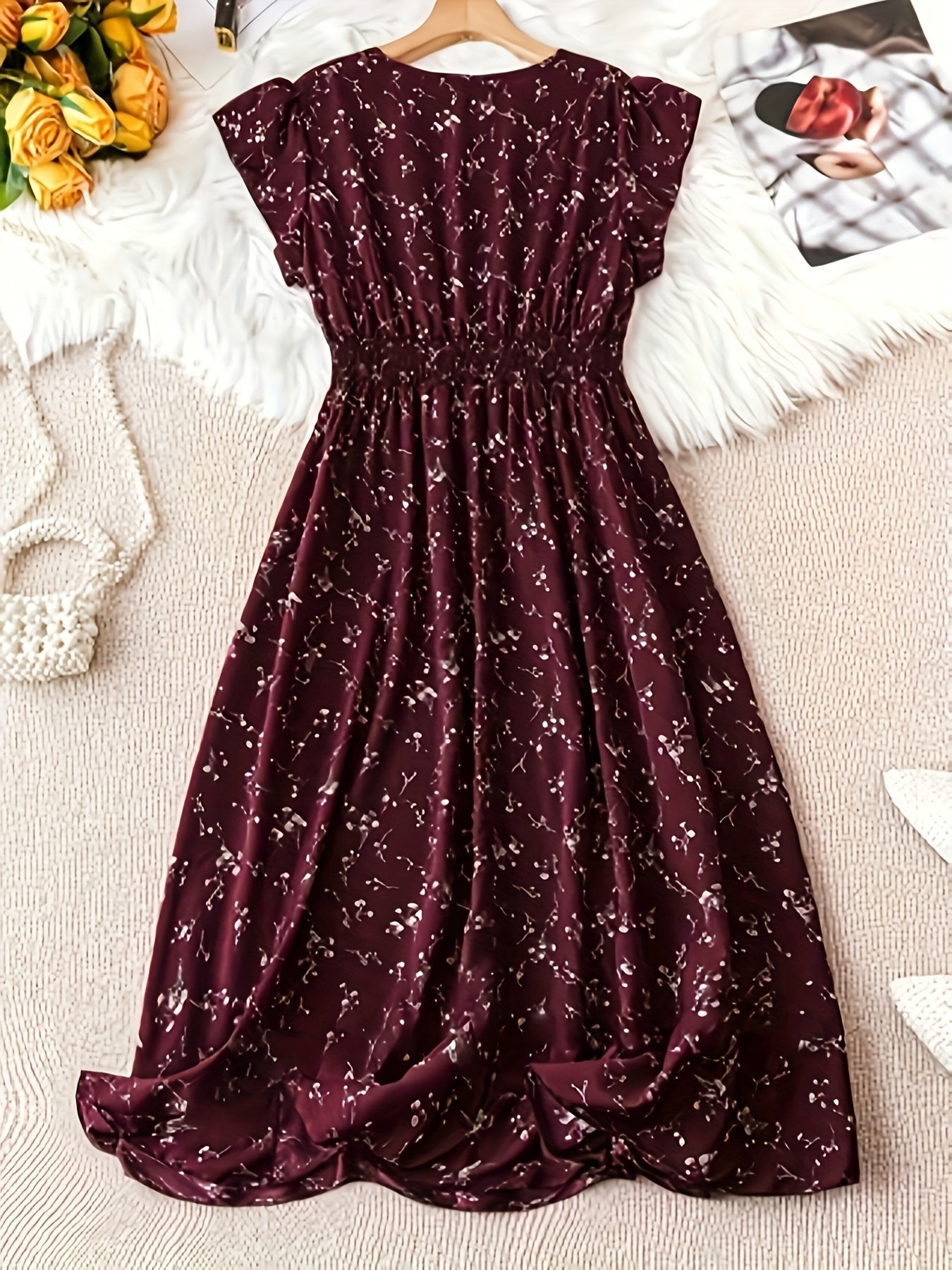 Платье большого размера с цветочным принтом, бабочковыми рукавами и V-образным вырезом