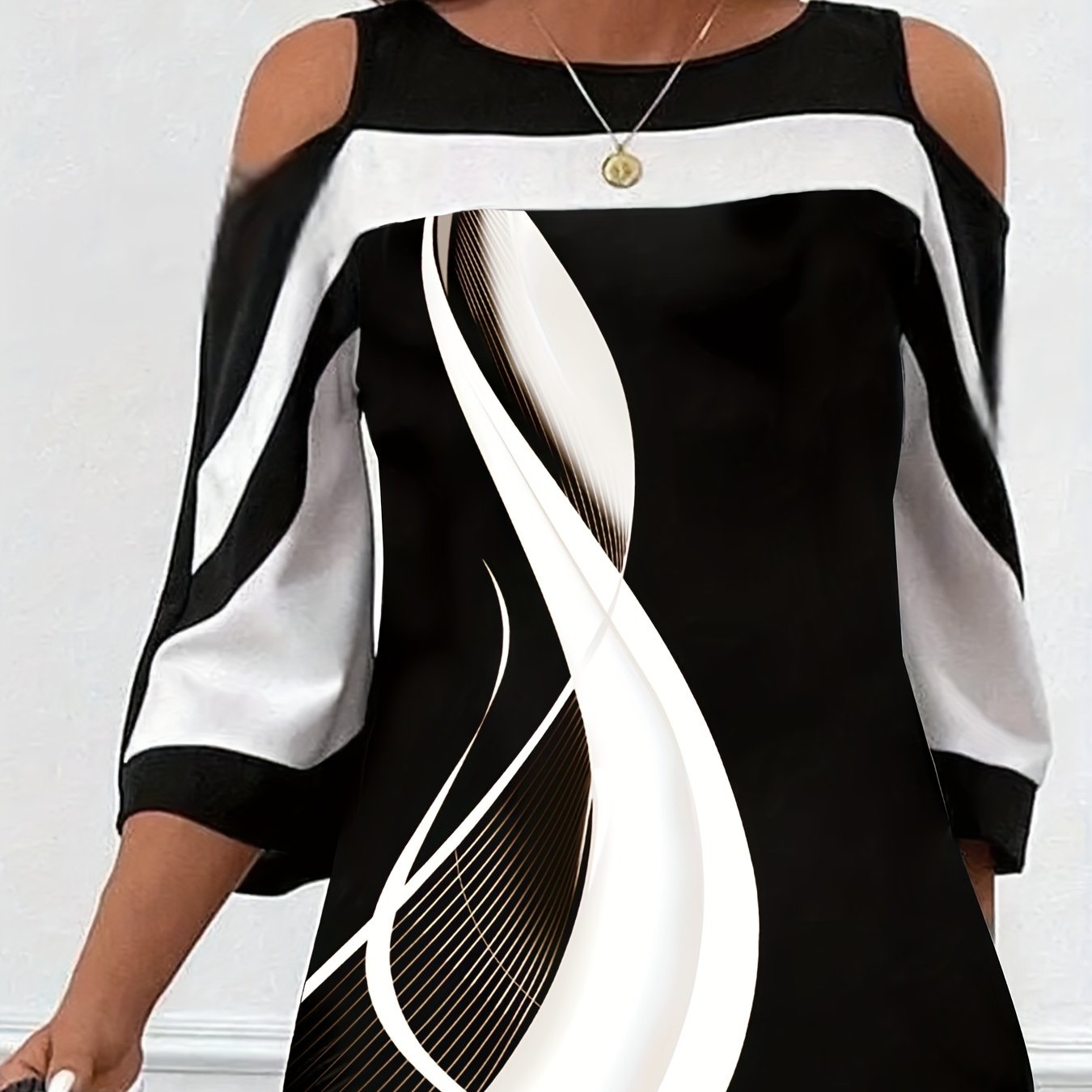 Plus Size Women's Off-Shoulder Floral Print T-Shirt Black White Summer Casual