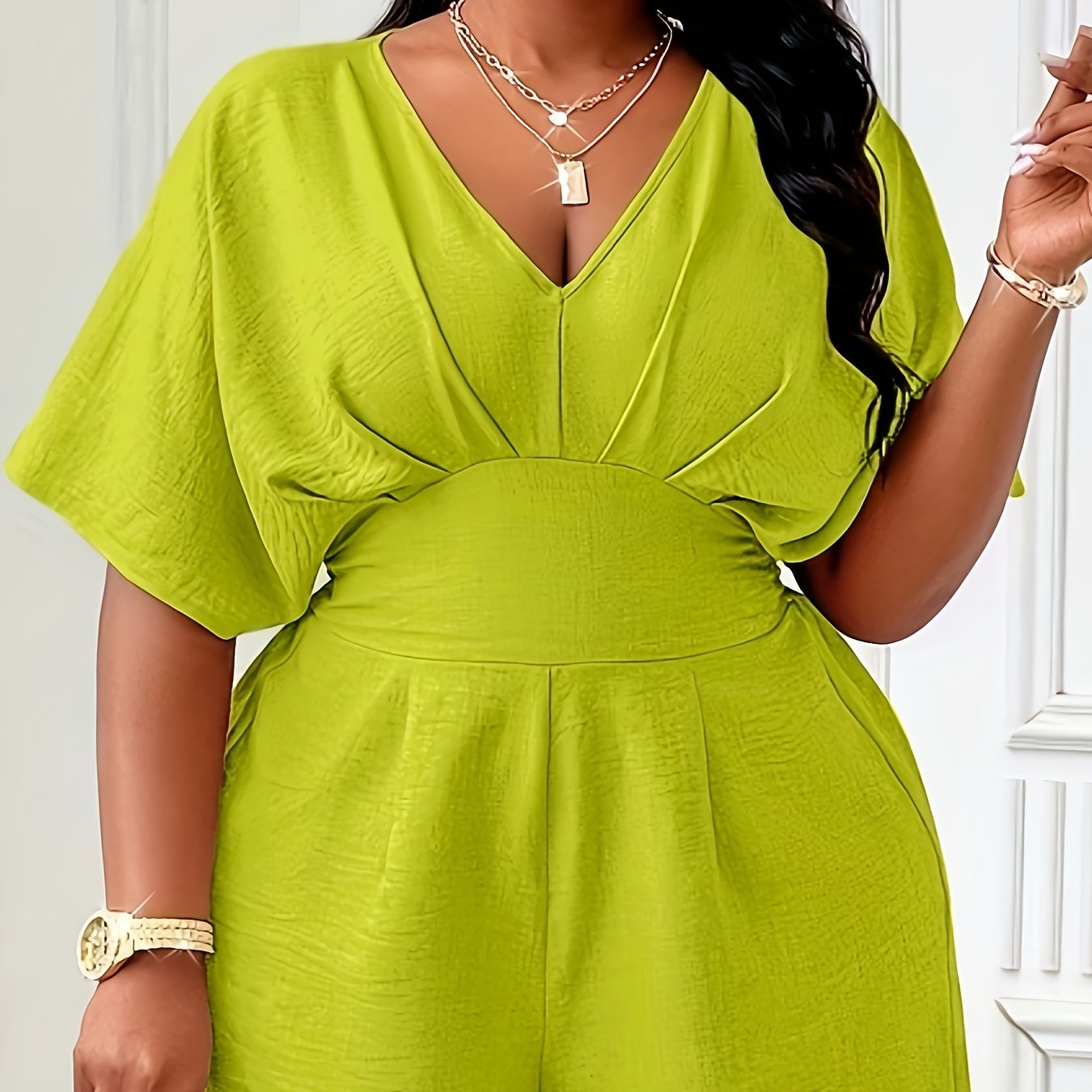 Women's Plus Size One-Shoulder Metal Buckle Mini Skirt with Pleated Hollow-Out Waist Detail