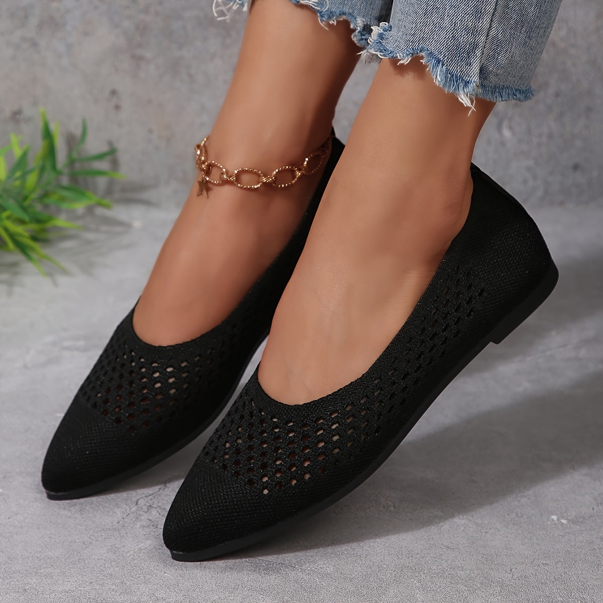 Women's Solid Color Knitted Pointed Toe Flats Comfortable Shoes