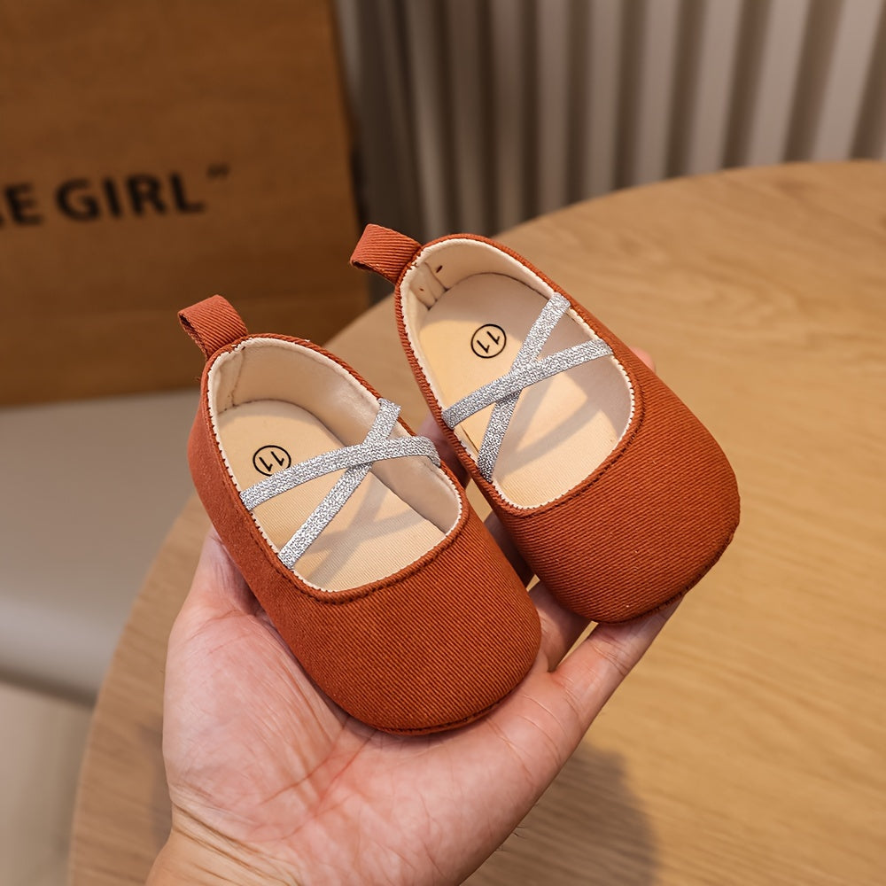 Блестящие слипоны для малышей с мягкой подошвой, нескользящие для комфортной ходьбы весной/осенью.