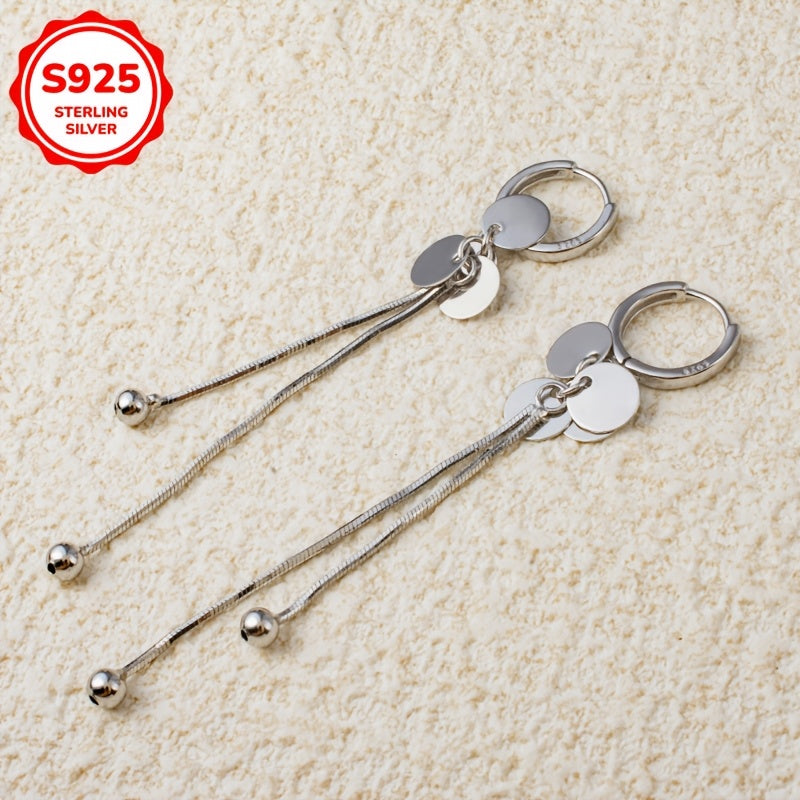 Ushbu murakkab uzun quloq bilaguzuklari yuqori darajadagi dizayn estetikasi bilan ajralib turadi. 925 kumushdan tayyorlangan va 3g og'irlikda, ular nafaqat kundalik kiyim uchun, balki maxsus bayram partiyalari uchun ham mukammaldir.