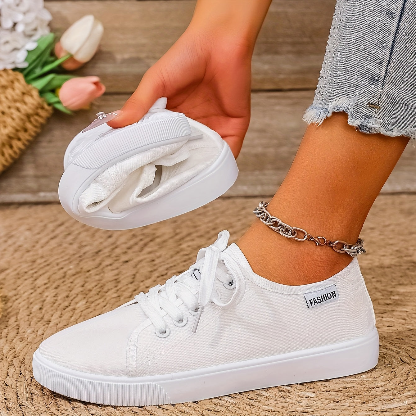 Women's Lightweight White Sneakers with Breathable Soft Sole for Casual Wear