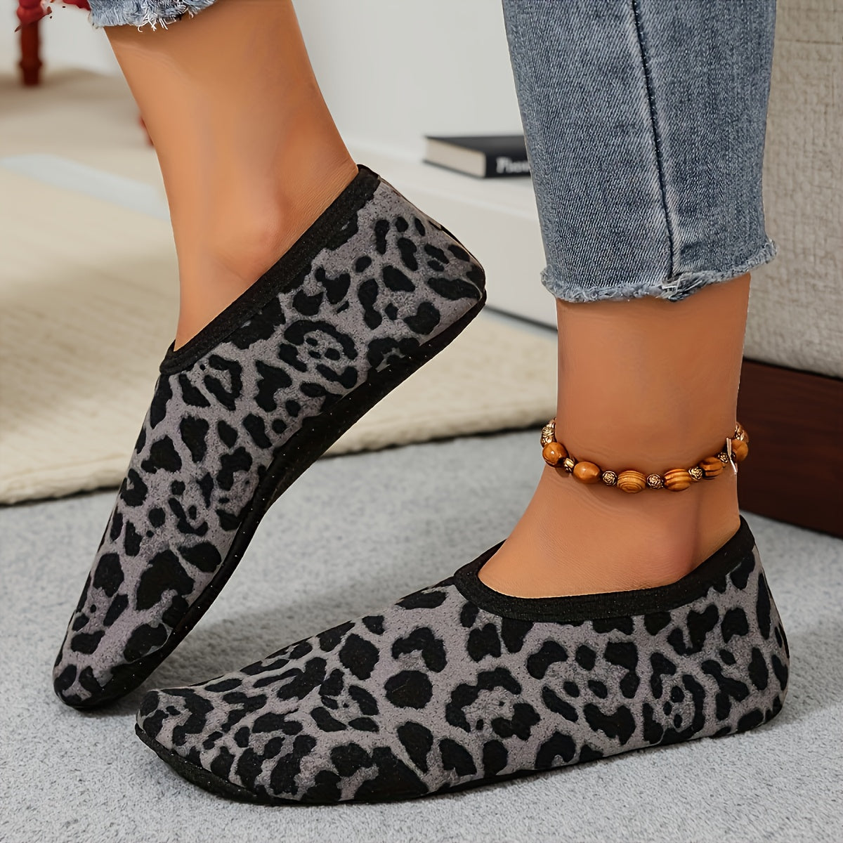 Women's Slip-On Slippers Soft Plush Lining Indoor House Shoes