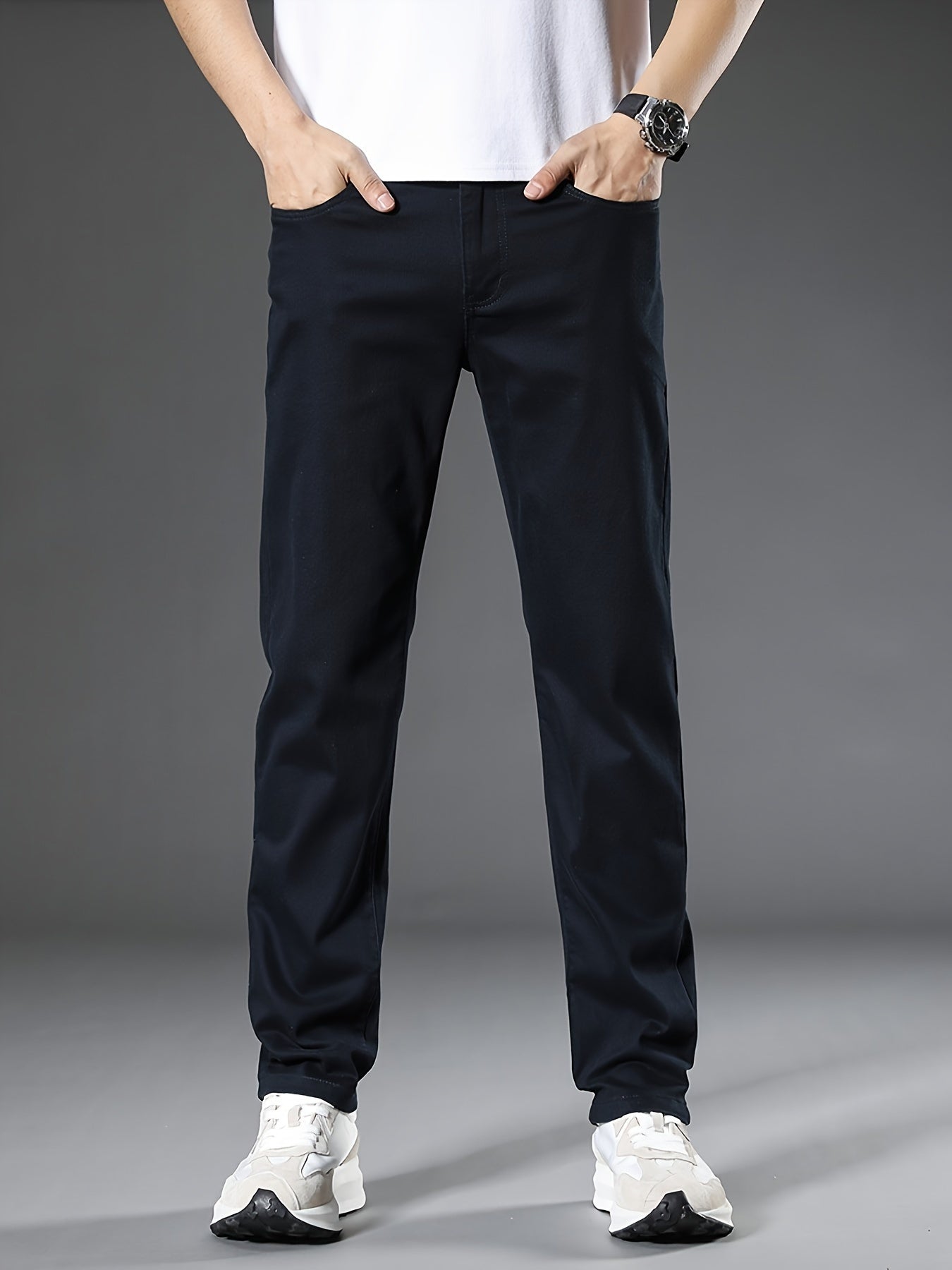 Erkaklar uchun tasodifiy denim jinsi shimlar, chuqur ko'k rangda, paxta aralashmasidan, oddiy kesimda, to'g'ri oyoq, tugma yopish, yuvilgan ko'rinish, belsiz, o'rta bel, barcha mavsumlar uchun, kattalar o'lchovlari.