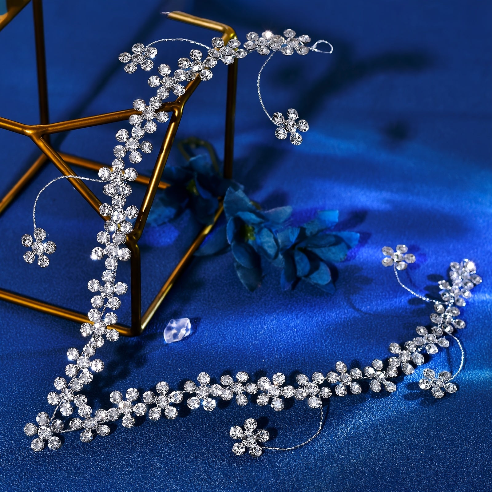 Elegant Floral Headpiece with Sparkling Water Drill Detail for Brides