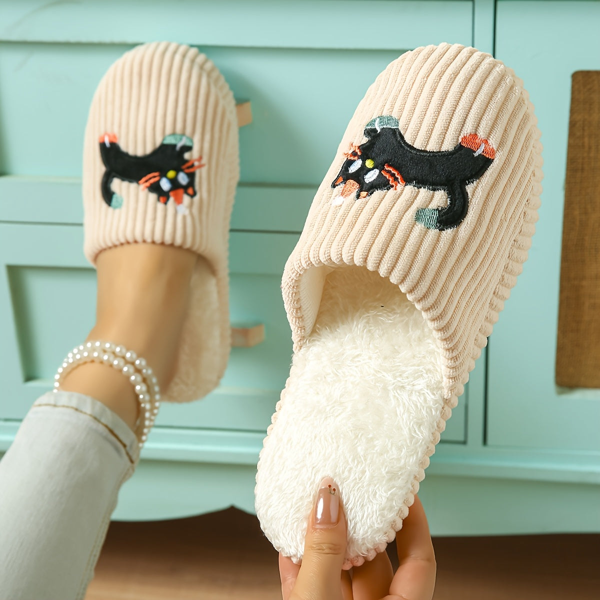 Unisex Soft Fabric Cat Slip-On Slippers Indoor House Shoes All-Season