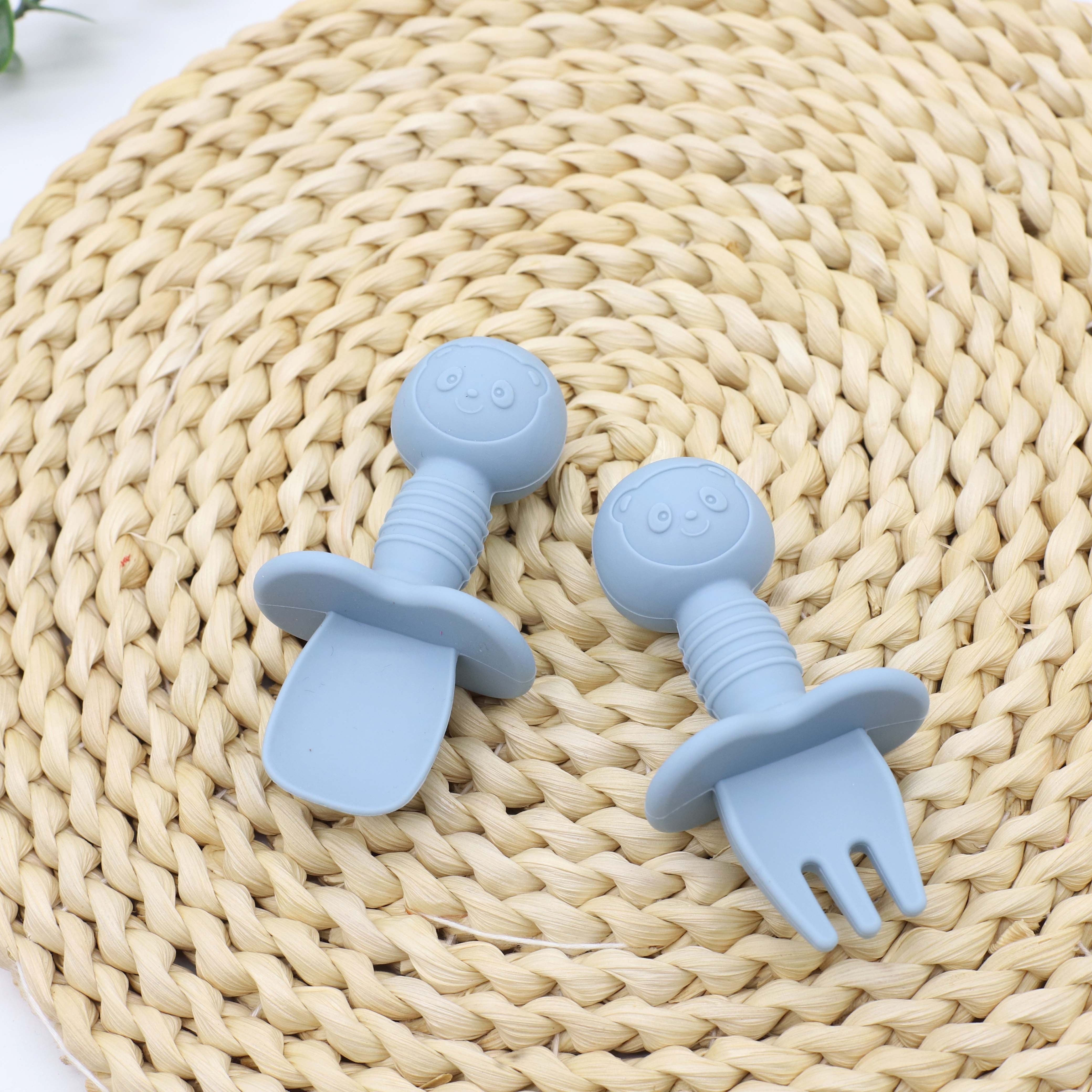 Набор для кормления малыша, 9 предметов: силиконовый нагрудник, ложка, вилка, присоска, тарелка, блюдце, чашки для младенцев