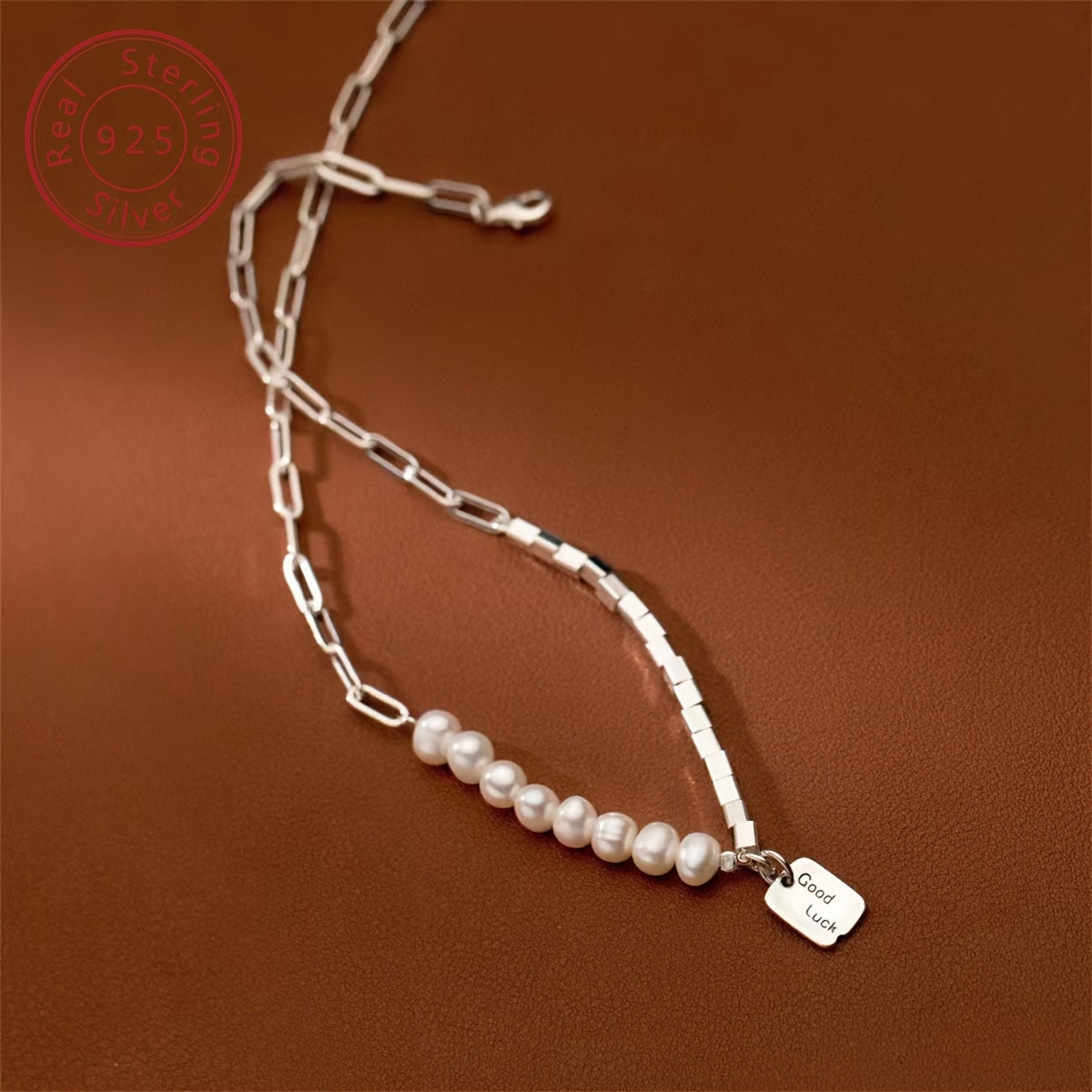 Серебряное ожерелье с ракушечным жемчугом и кулоном-тегом для женщин