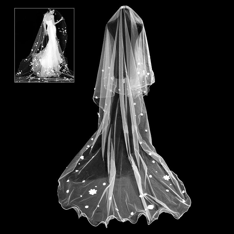 Elegant Bridal Veil with Heart-Shaped Flower Accents Long Tulle Wedding Veil with Yarn Fringe and Starry Sky Design