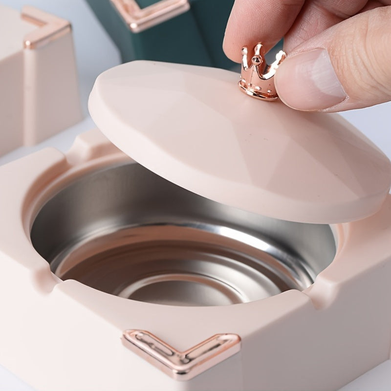 Uydagi va ofisdagi foydalanish uchun mustahkam plastikdan yasalgan qopqoq bilan to‘g‘ri burchakli tutun qabul qilgich. Zamonaviy dizayni shamolga chidamli va elektr energiyasini talab qilmaydi.