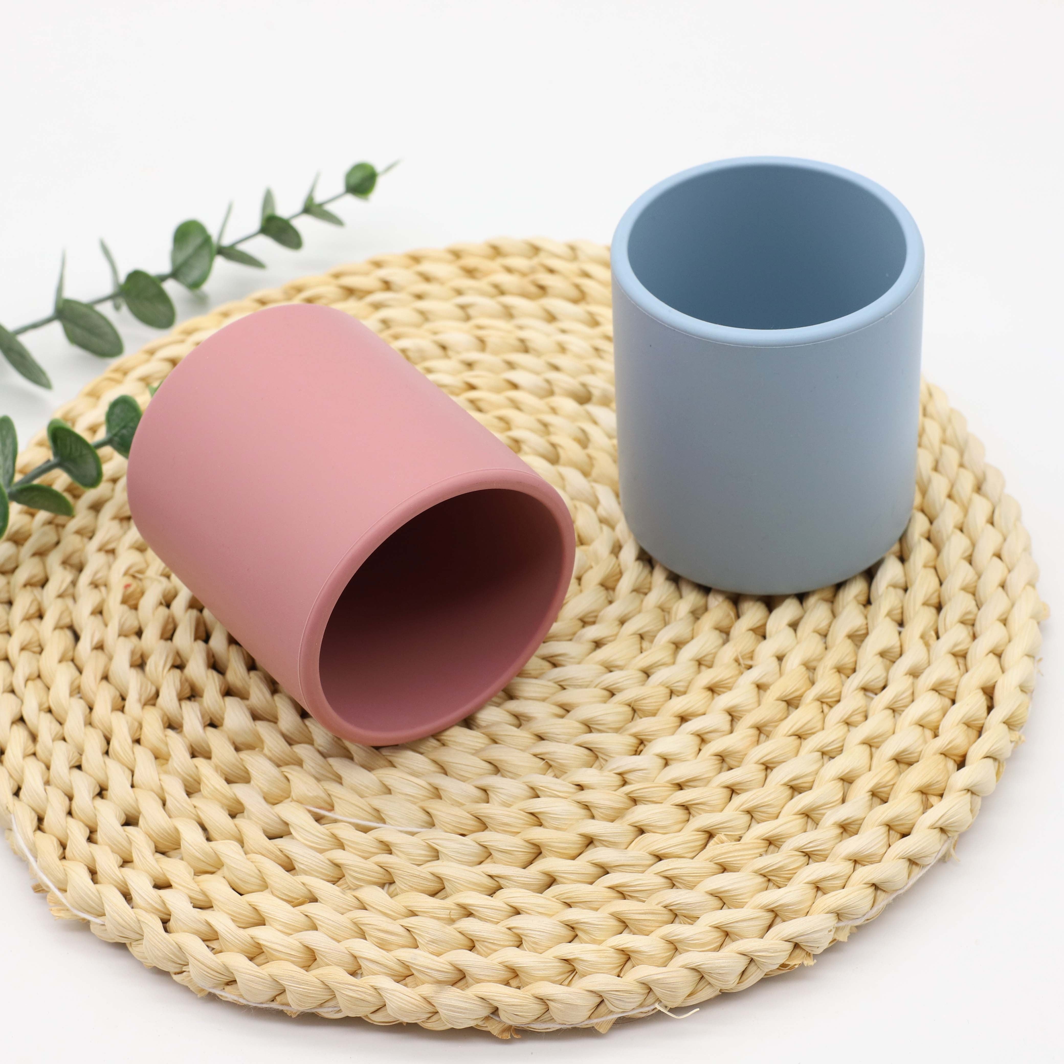 Набор для кормления малыша, 9 предметов: силиконовый нагрудник, ложка, вилка, присоска, тарелка, блюдце, чашки для младенцев