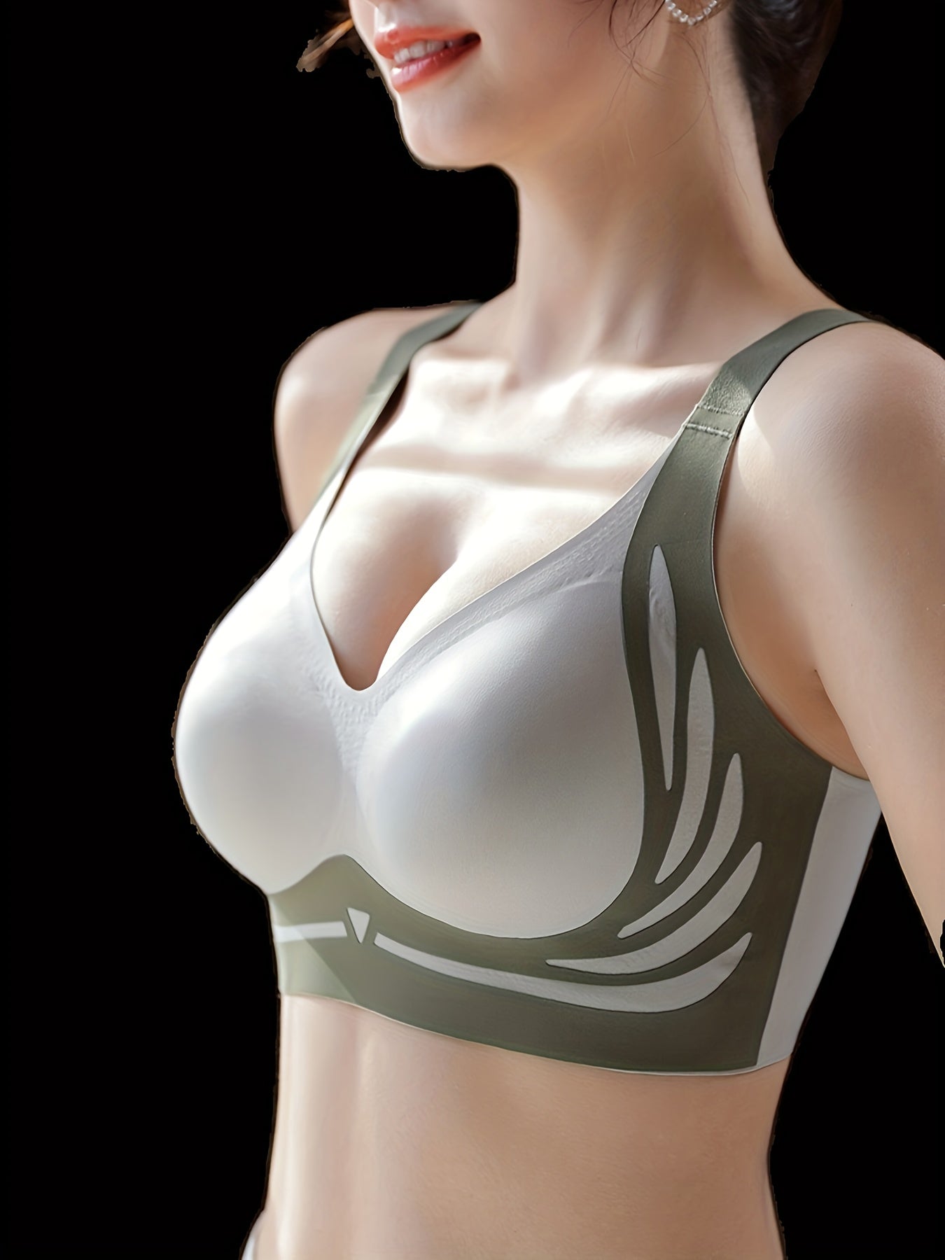 Ayollar uchun rangli blok tank brasi, tikuvsiz, simsiz va osilmaslik xususiyatiga ega, sexy va qulay moslashuv uchun push-up dizayni bilan.