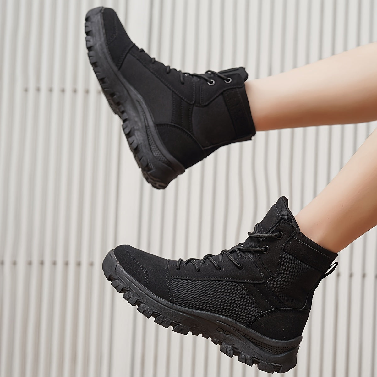 Women’s Outdoor Work Boots Non-Slip Wear-Resistant Lightweight Hiking Shoes