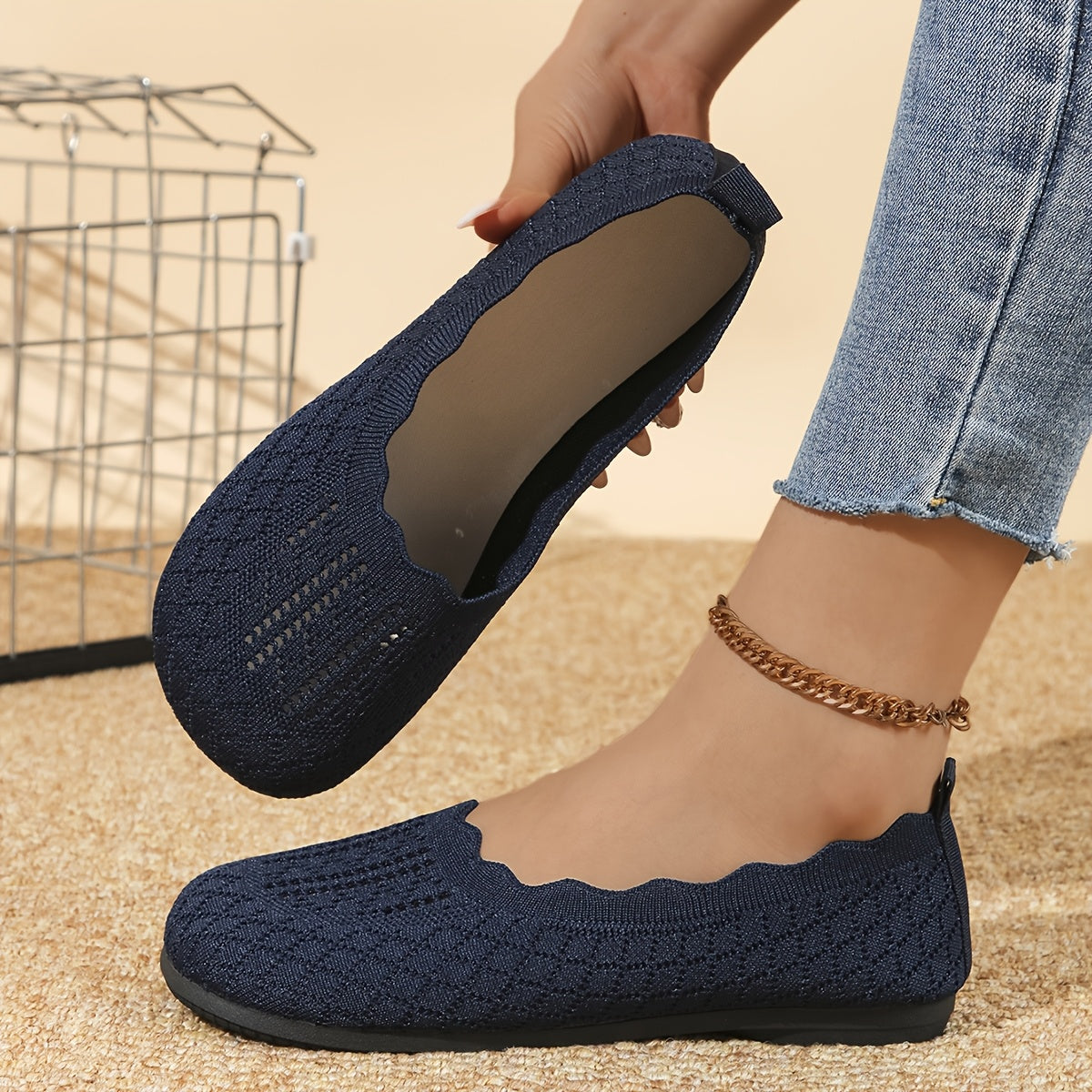 Women's Slip-On Flats Breathable Fabric Cushioned Insole Non-Slip Sole Black