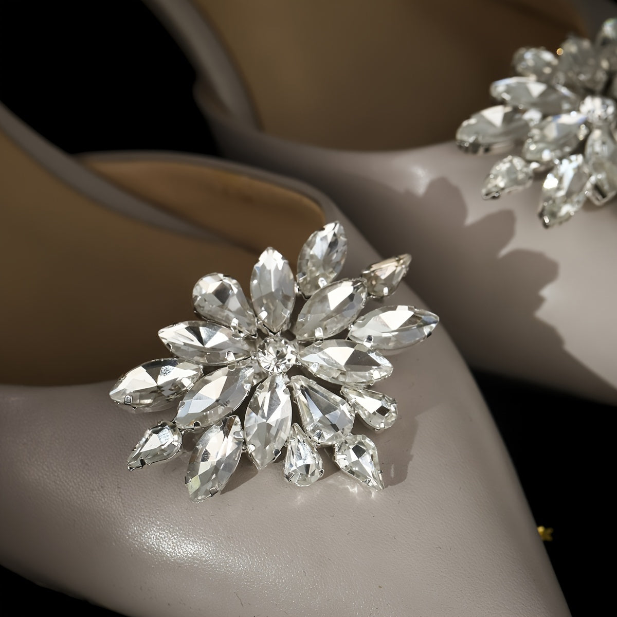 Women's Wedding Shoe Clips Glittering Rhinestone Buckles for Heels Dress Shoes Pair