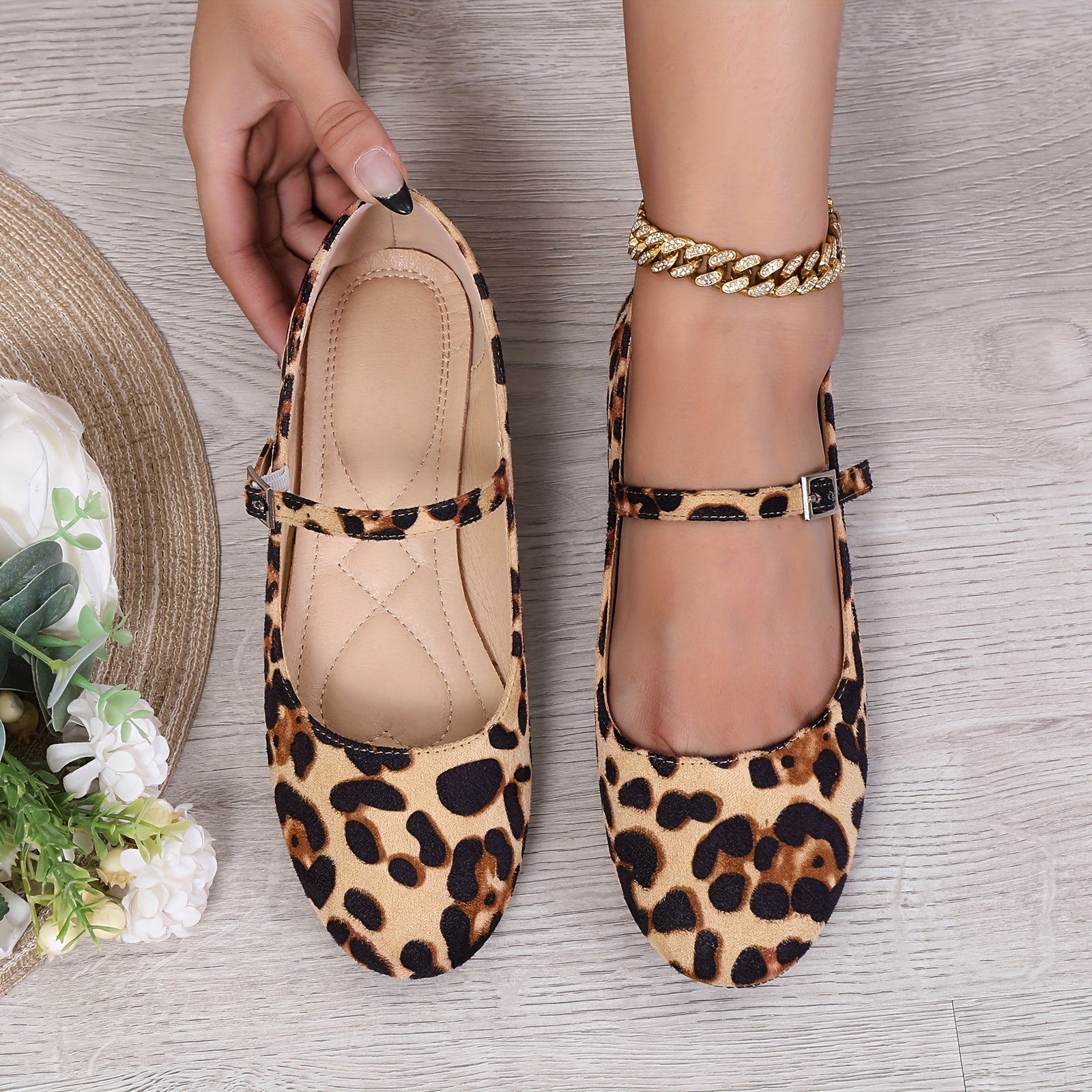 Women's Flat Shoes Buckle Strap Solid Color Ballet Flats