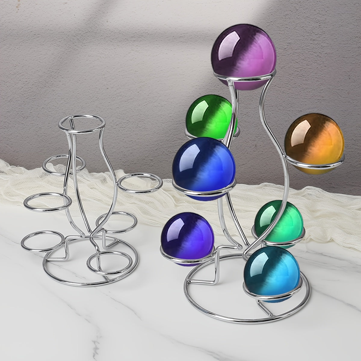 Soporte de exhibición de bola de cristal geométrica negro y plateado para decoración del hogar y oficina